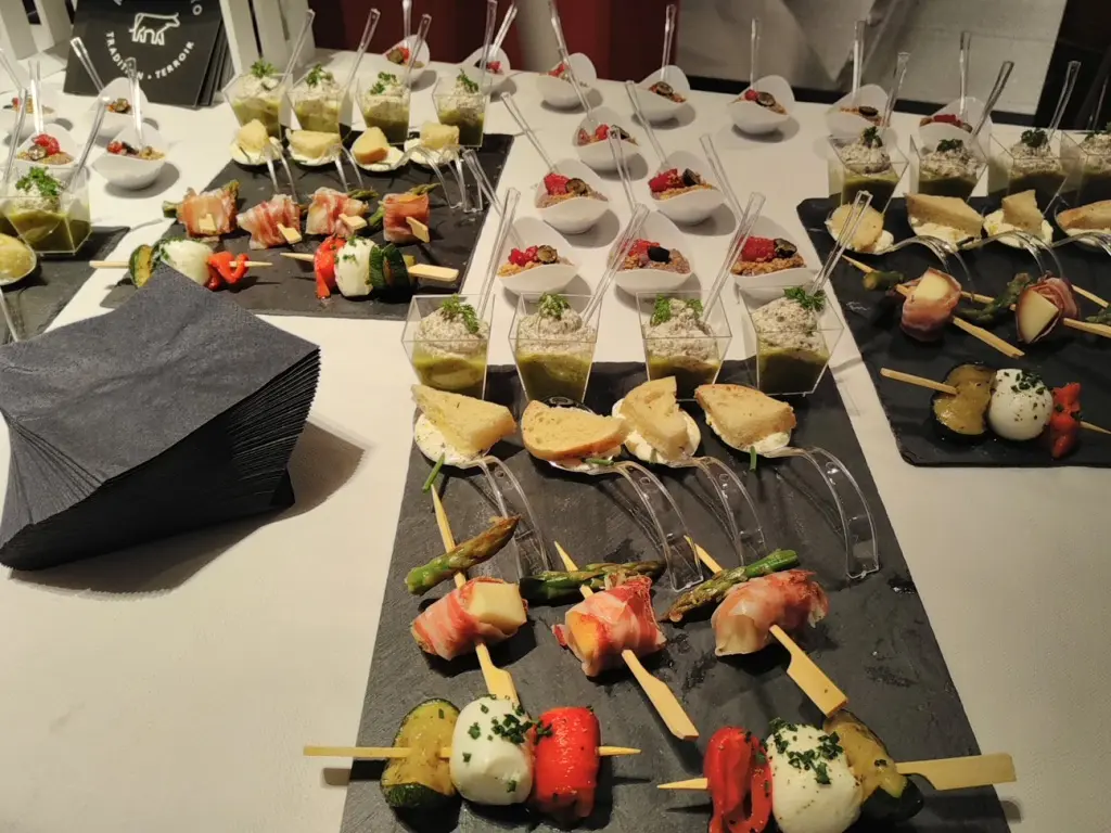 image of signature dish (for a fine dining restaurant)