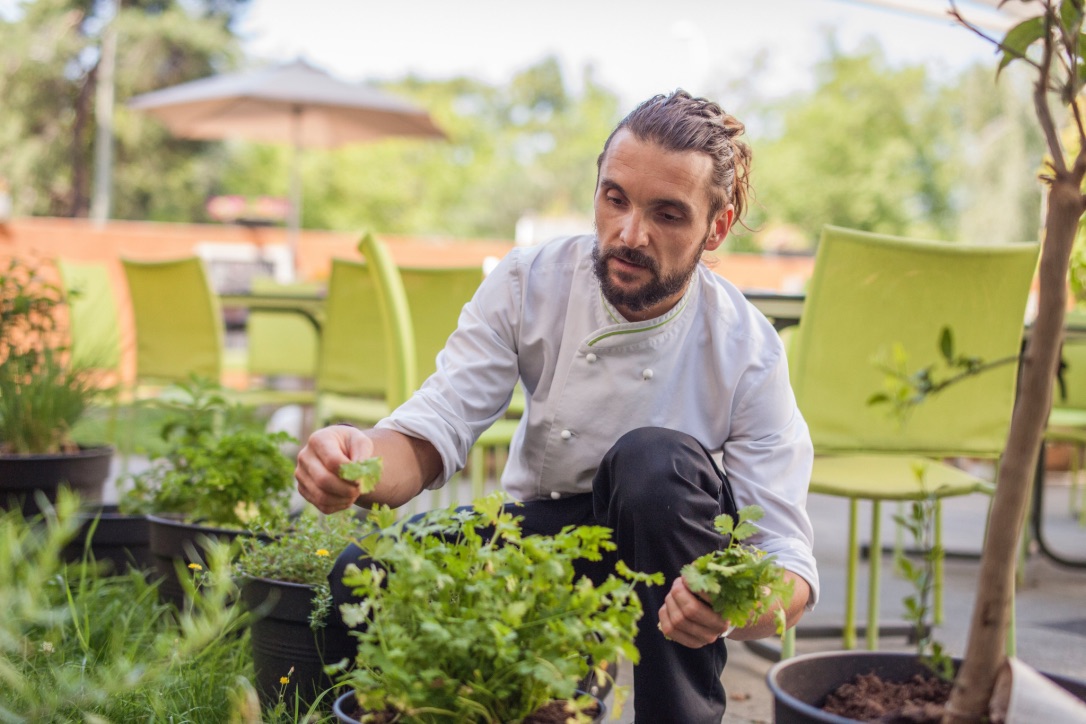 image of restaurant kitchen (for a mexican restaurant)