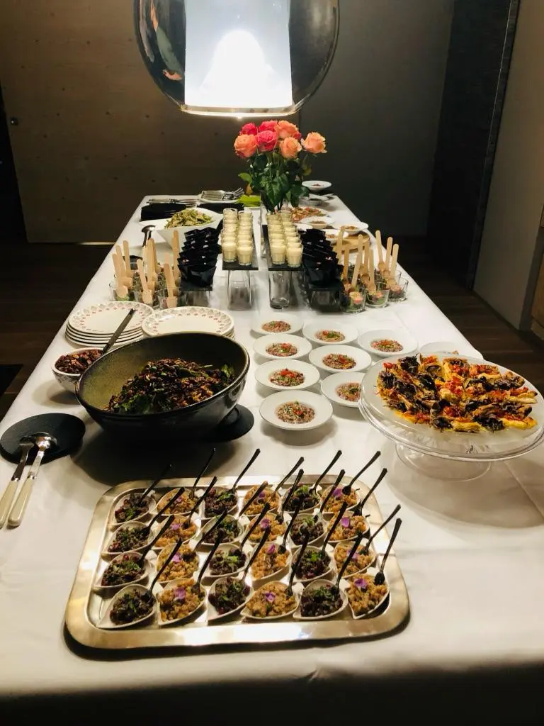 [background image] image of refreshed place setting (for a fine dining restaurant)